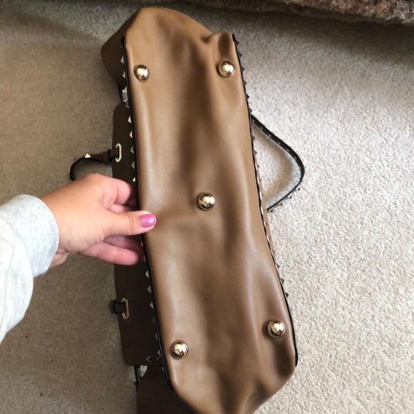 Authentic Valentino large stud tote - Picture 6 of 7